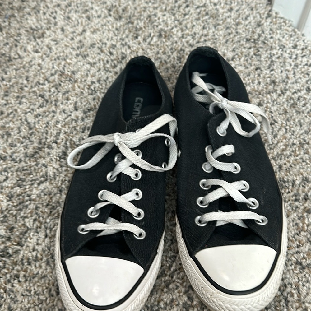 navy blue converse. women's 9 and men's 8